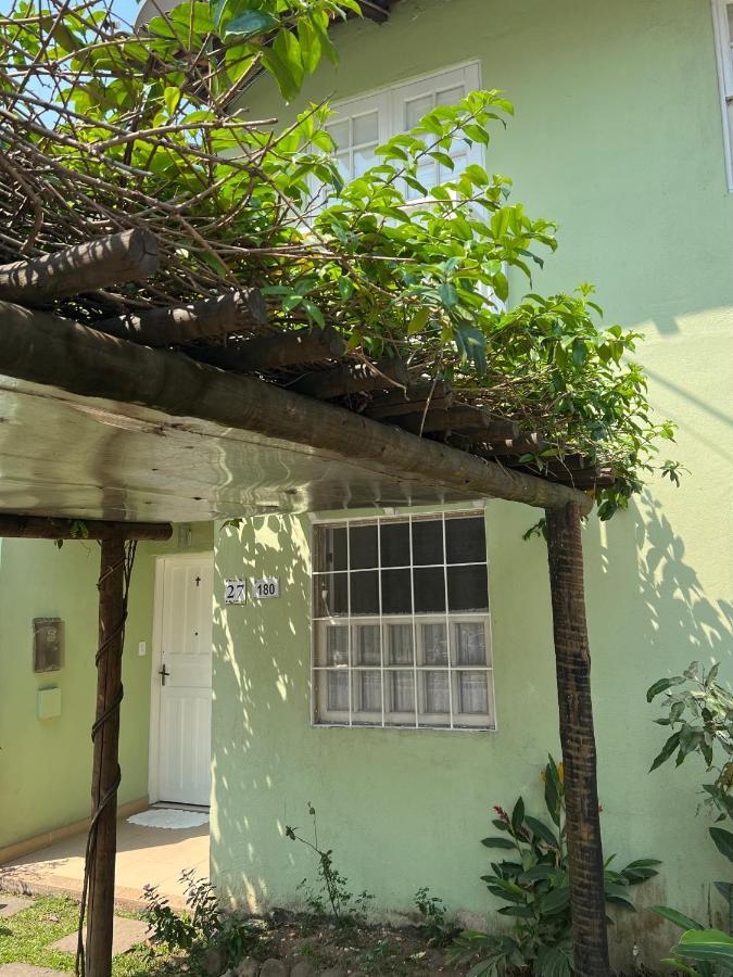 Casa Verde No Centro De Araquari Exterior foto